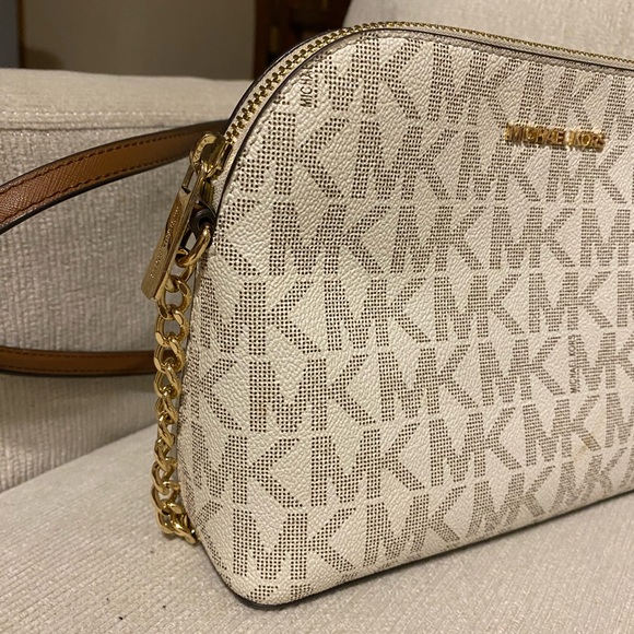 Michael Kors Cream and Tan with Gold accents Crossbody Bag 10”x8” - Picture 12 of 13